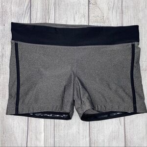 Xersion fitted athletic shorts w/no slip hem sz LG